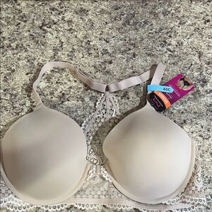 Maidenform Beige Lace Detail Bra